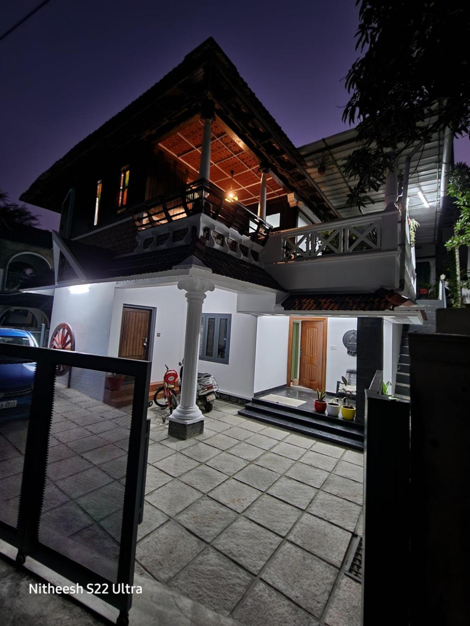 Kairali Palace Home Stay Thekkady Exterior photo