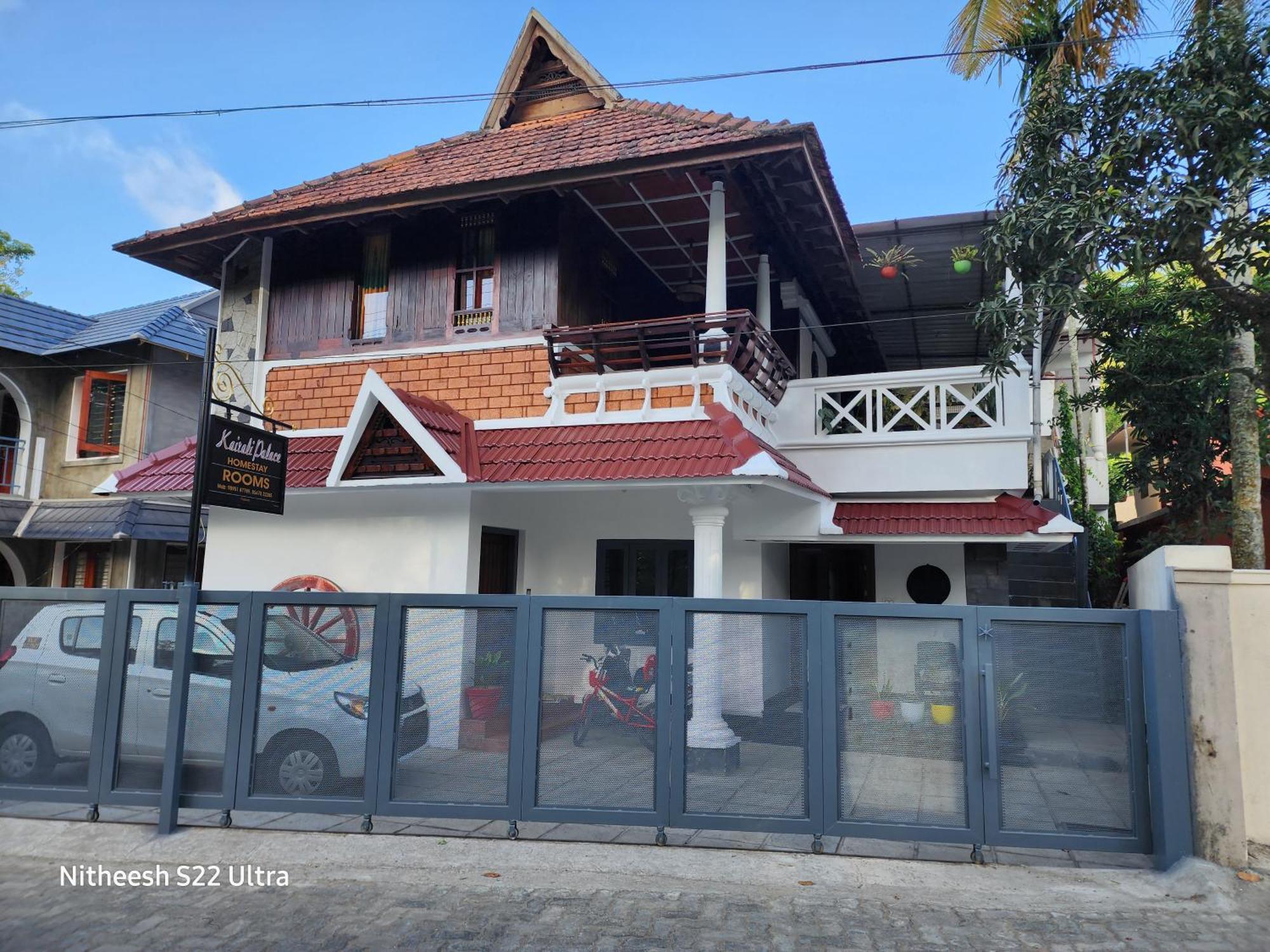 Kairali Palace Home Stay Thekkady Exterior photo