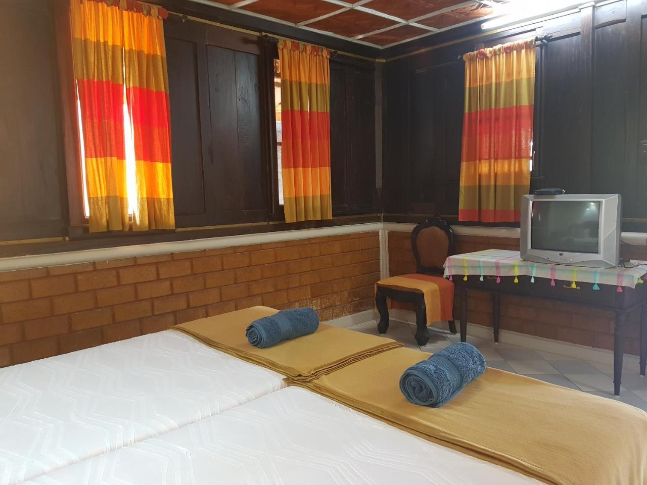 Kairali Palace Home Stay Thekkady Exterior photo